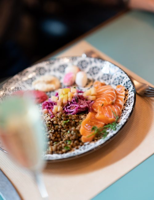 plate full of vegetarian or healthy food at the Sunday brunch buffet of SERRA Brussels